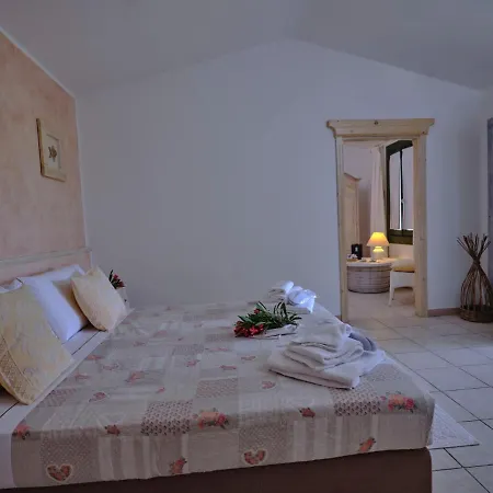 Tenute Murales Srls 2* Olbia