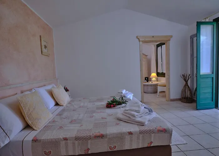 Tenute Murales Srls 2* Ольбія