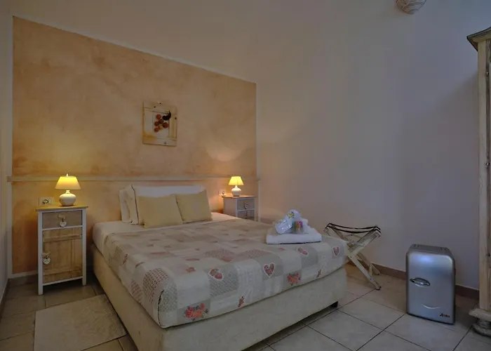 Tenute Murales Srls 2* Olbia