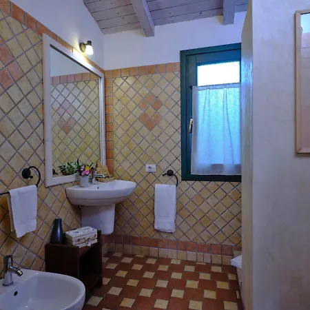 Murales - Turismo Rurale 2* Olbia