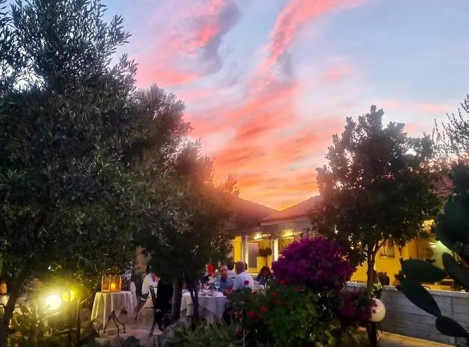 Tenute Murales Srls 2* Olbia